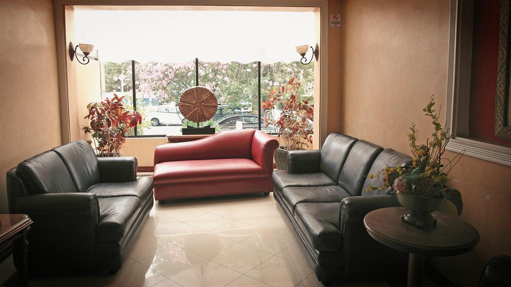 Hotel Florida Ambato Exterior photo